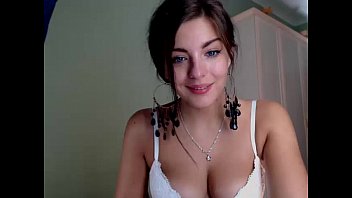 Sweet Teen Girl On Cam - vixxxcam.com