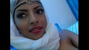 Hijab sex slut - HornySlutCams.com