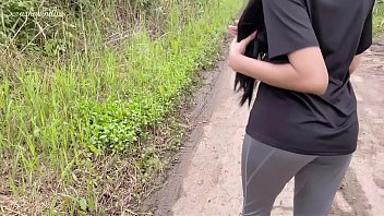 Desi teen outdoor sex near the jogging path.