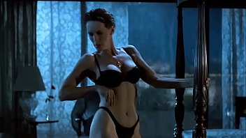 Jamie Lee Curtis Striptease in HD