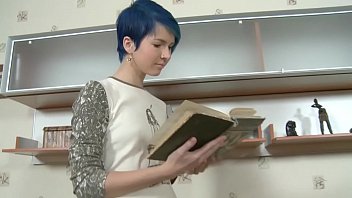 Il vecchio libro antico e la scopata moderna
