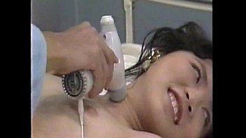 Japanses girl likes sexual lotion massage 4-4